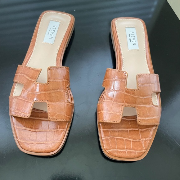 Shoes - Slip-on Slide Sandals 6M (10)